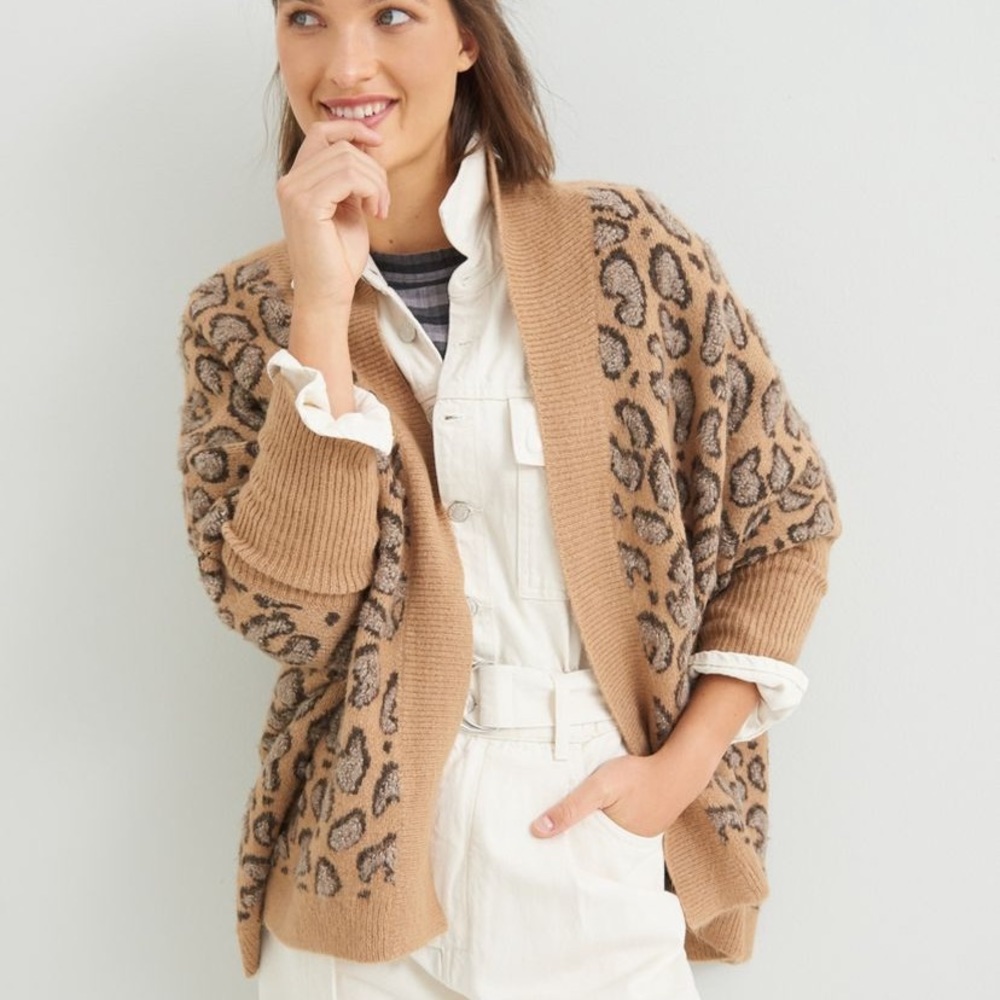 Anthropologie Akemi+Kin Hadley Kimono Sweater Dolman Cheetah Leopard Print